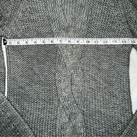 Venus Gray Keyhole Cut Out Long Sleeve Cowl Neck Turtleneck Sweater Size Small - Picture 12 of 15